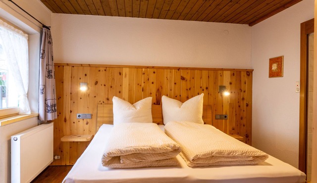 Vacation apartment 5 - Guesthouse Schmid in Haldensee