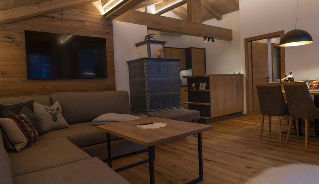 Very nice apartment, close to the ski lift/gondola and Hall's old town in Tulfes