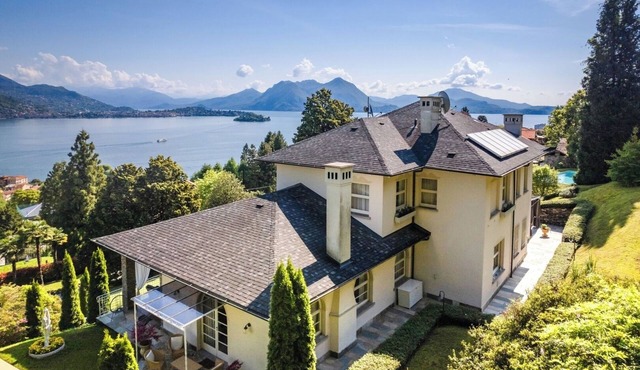 Villa Alvino, large family villa by the lake in Baveno