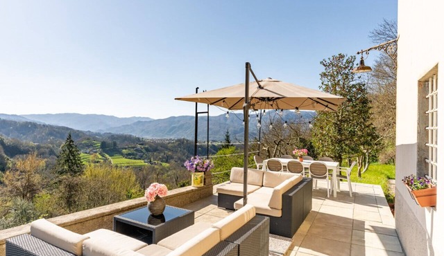 Villa Australis · * Farmhouse with views * Walk to everything in Barga