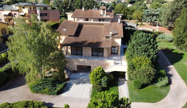 Villa Bellavista Luxury Suites in LʼAquila