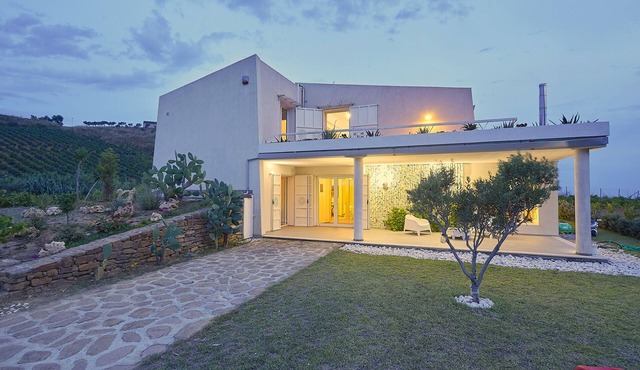 Villa Bonifato Vacation Rental: Amazing View of the Countryside