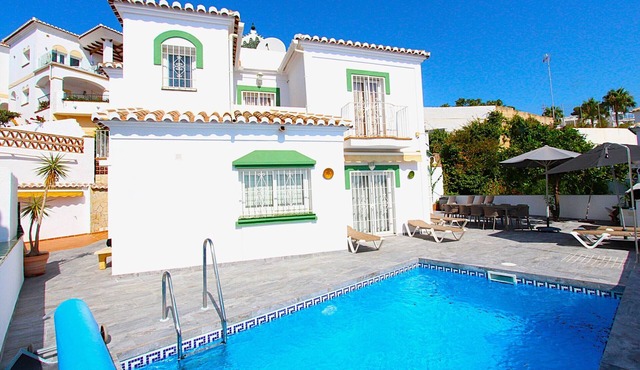 Villa 'Casa Isabella Luxury' with Sea View, Wi-Fi and Air Conditioning in Nerja