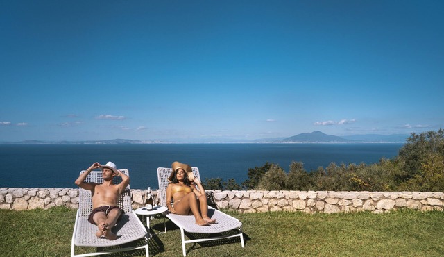 Villa DAlessandro Rosaria, private apartment and private hot jacuzzi in Anacapri
