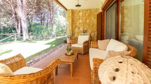 Villa Emerald Greens Golf & Pool Retreat in S'archittu Cuglieri