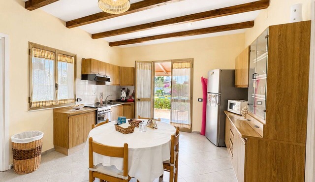 Villa in Brucoli with 2 bedrooms sleeps 6