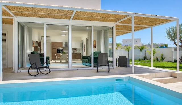 Villa in Marina Di Ragusa with 3 bedrooms sleeps 7