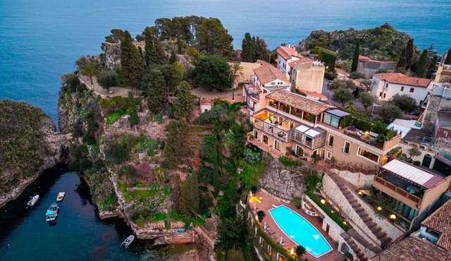 Villa in Mazzarò with 5 bedrooms sleeps 10