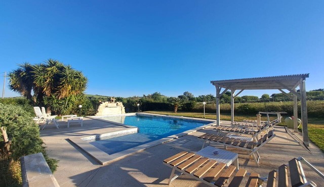 Villa in Noto with 3 bedrooms sleeps 7