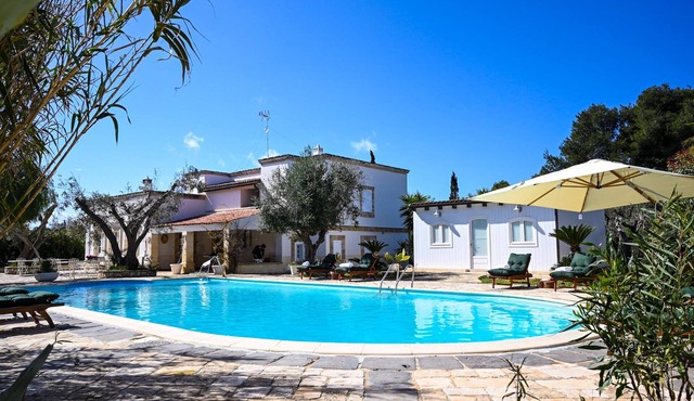 Villa La Cucchiara, with a private pool and garden in the Porto Selvaggio Nature Reserve. in Nardò