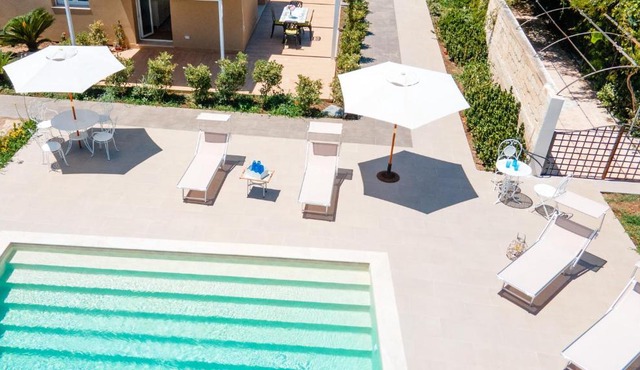 Villa Le Tre Muse, with swimming pool and grill, close to the sea