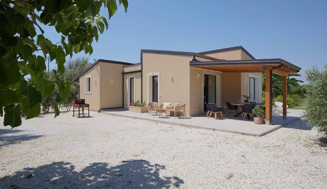 Villa Sugarcane 2-4 - One Bedroom Villa, Sleeps 4