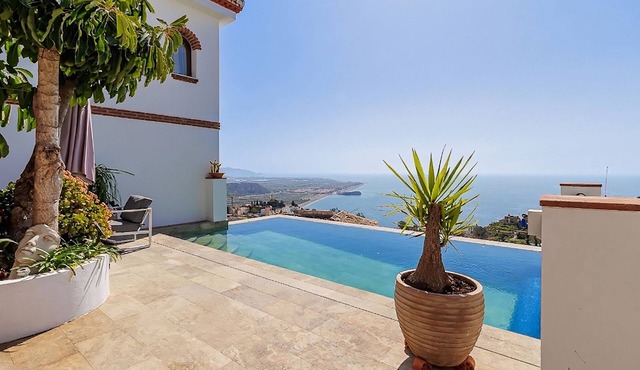 Villa Tropical with private heated pool in AN