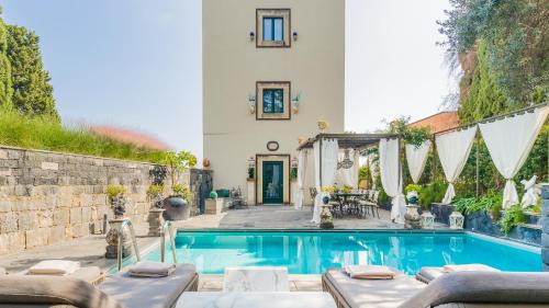 Villa Urbis Taormina, luxury villa in the heart of Taormina with swimming pool