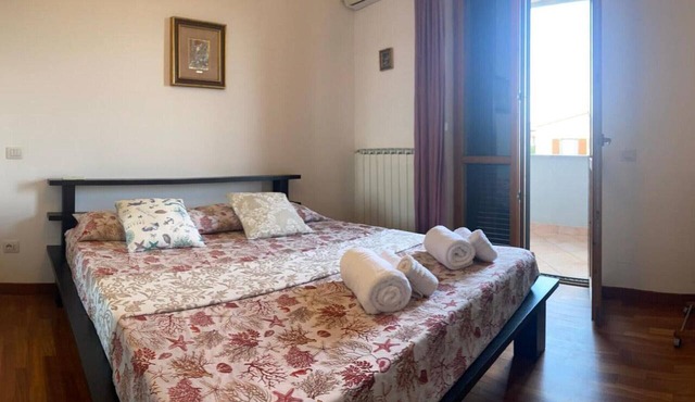 Villa 'Villetta Relax Fast Wi-fi' with Sea View, Wi-Fi and Air Conditioning in Prato del Mare