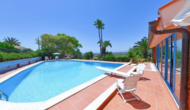 Villa with private pool near Terrauzza