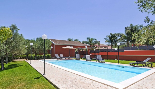 Wonderful private villa for 6 guests with A/C, WIFI, private pool, TV and patio