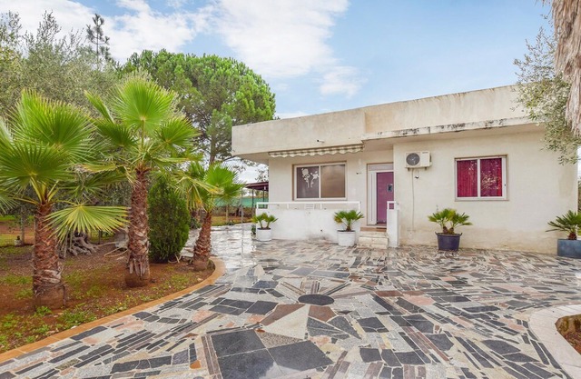 2 bedroom accommodation in Vittoria