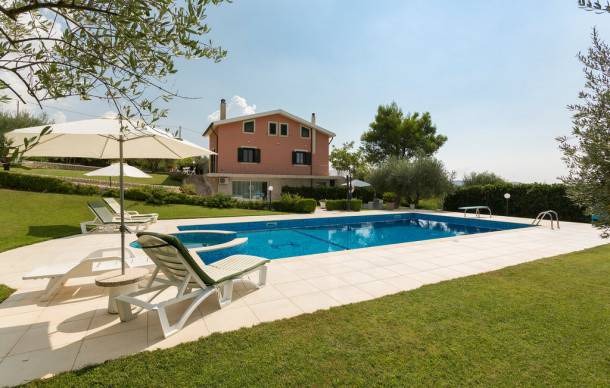 3 bedroom accommodation in Giarratana