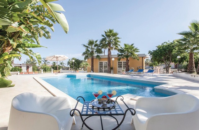 3 bedroom accommodation in Giarre CT