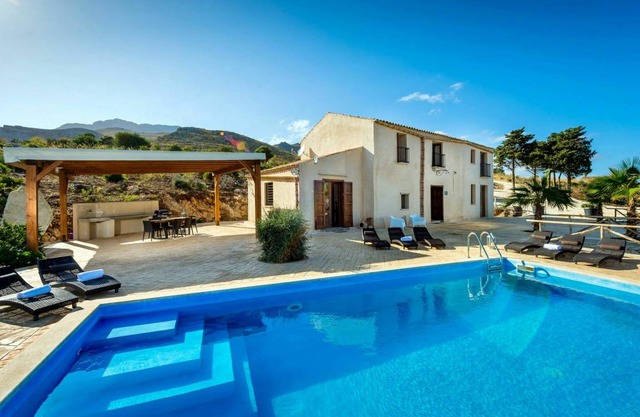 300 m² Villa ∙ 5 bedrooms ∙ 10 guests