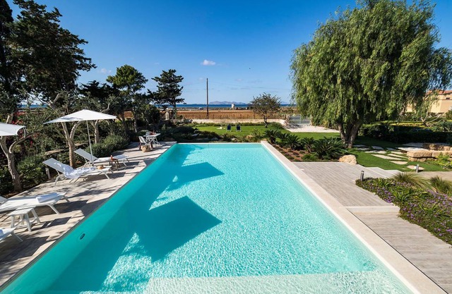 360 m² Villa ∙ 7 bedrooms ∙ 14 guests
