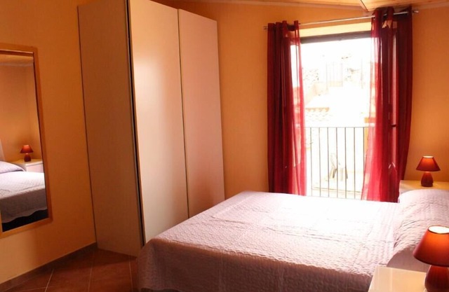Brand new apartment in the city center a short walk from the Duomo. Wi-Fi is free.