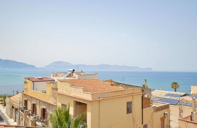 Cozy apartment in Balestrate with WiFi