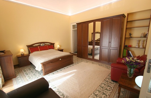 Elegant central penthouse, near Politeama Square