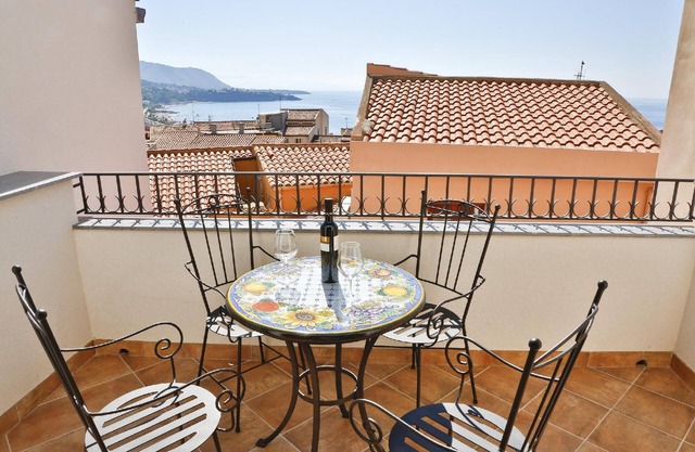 Holiday apartment Cefalù for 1 - 3 persons with 2 bedrooms - Holiday house