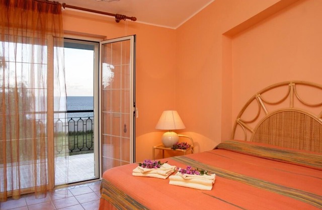 Holiday house Gioiosa Marea for 1 - 10 persons with 5 bedrooms - Holiday home
