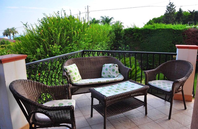 Chambres À Fontane Bianche De La Plage Avec Vue Sur Mer Jardin Clos Et 