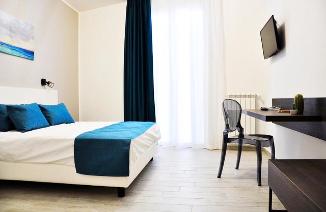Leone Apartments