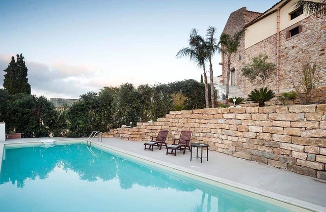 Luxury Holiday Home in Buseto Palizzolo with Swimming Pool