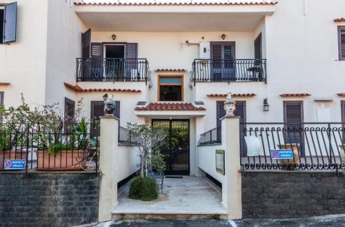Residenza Ortensia Piera Aci Catania 