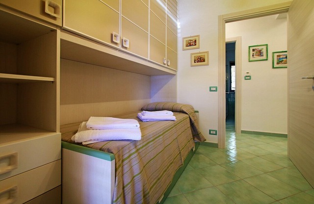 Private pool, large Garden, Terrace, Air conditioning, Wi-Fi, near the Sea.