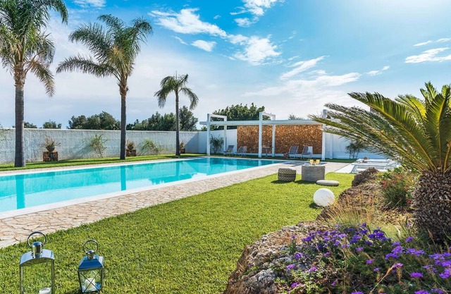 Villa Swimming 