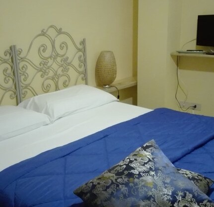 Rooms with bathroom 600mt polyclinic messina