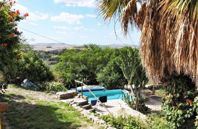 Rural Holiday Home in Fulgatore with Private Swimming Pool