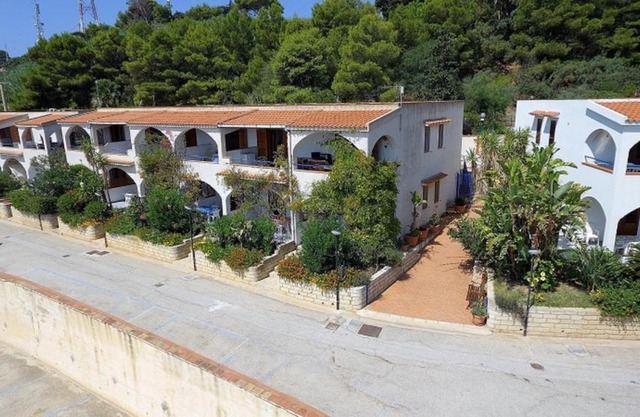 Sea Front Apartment 5 beds with balcony 250 meters from the beach
