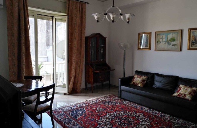 The lounge of Catania has just been renovated, near Corso Italia