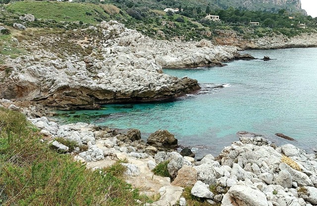 Villa Flavia Eco B&B a 50 metri dal mare con piscina e camere in stile siciliano