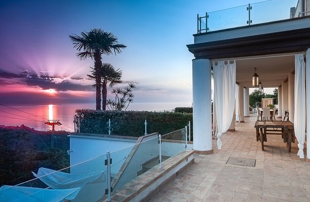 VILLA ZAGARA GARDEN Seaview Apartment Terrace & Pool