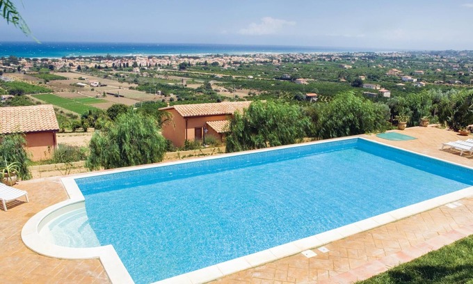 Campofelice di Roccella House | 1 bedroom accommodation in Campofelice Roccella