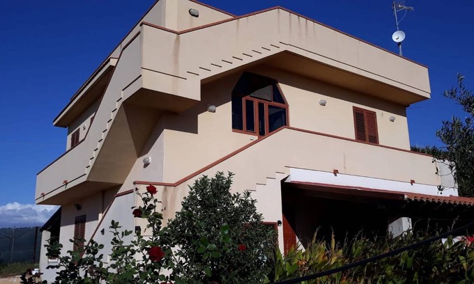 Contrada Fiori Sud Apartment | 100 m² Apartment ∙ 3 bedrooms ∙ 4 guests