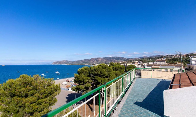 Marina di Patti Apartment | 100 m² Apartment ∙ 3 bedrooms ∙ 8 guests