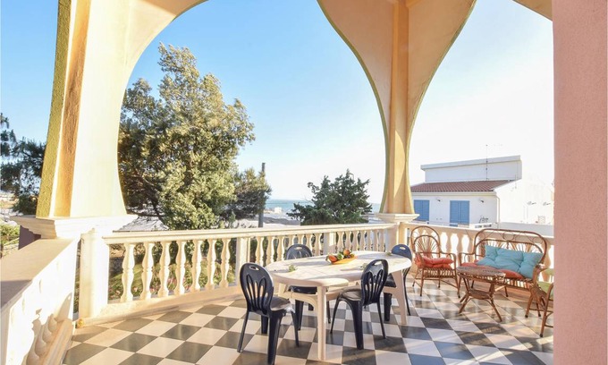 Scoglitti Apartment | 100 m² Apartment ∙ 3 bedrooms ∙ 5 guests