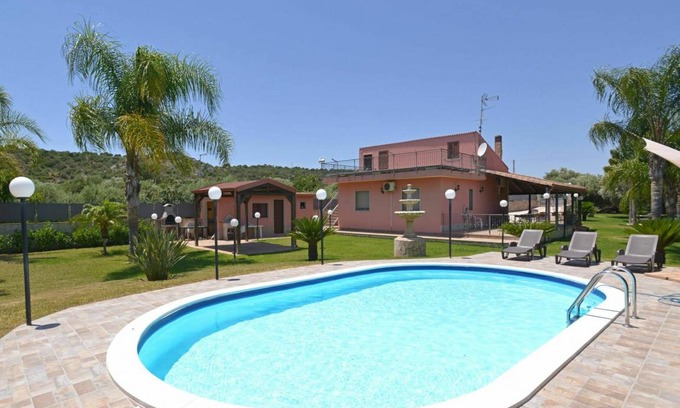Syracuse House | 100 m² House ∙ 3 bedrooms ∙ 6 guests