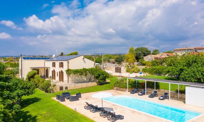 Scicli Villa | 100 m² Villa ∙ 5 bedrooms ∙ 12 guests