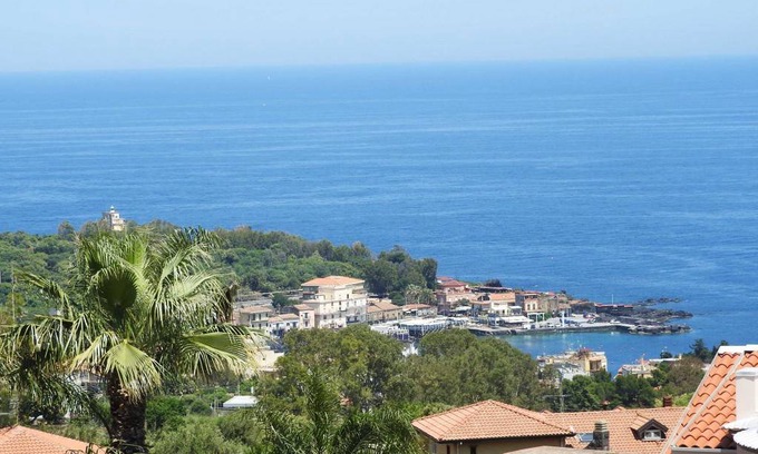 Aci Catena Apartment | 110 m² Apartment ∙ 2 bedrooms ∙ 4 guests